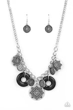 Cargar imagen en el visor de la galería, Western Zen - Black Necklace