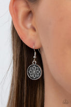 Cargar imagen en el visor de la galería, Western Zen - Black Necklace