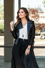 Cargar imagen en el visor de la galería, A Good TALISMAN Is Hard To Find - Green Necklace